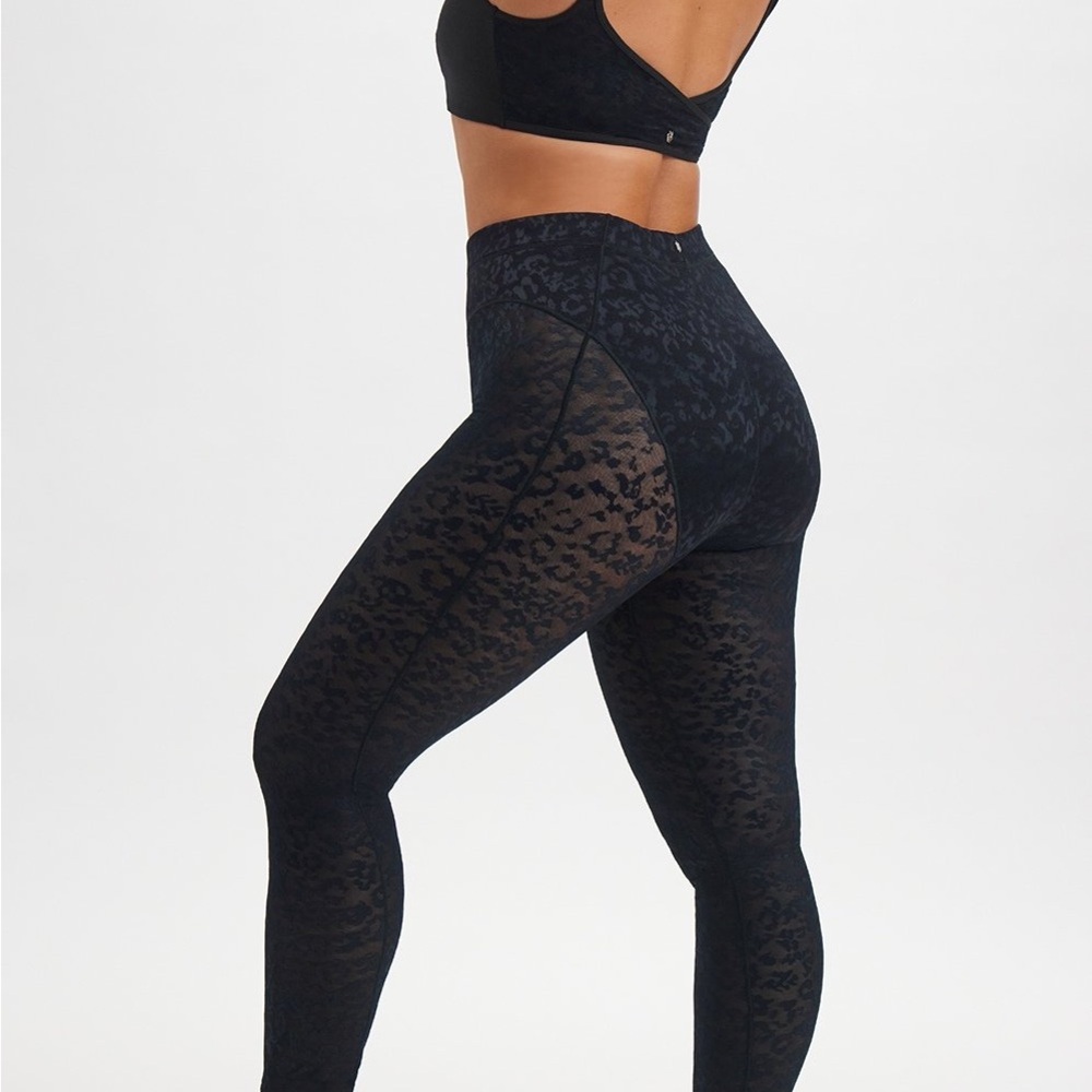 Fabletics Black High-Waisted Leggings with Textured Pattern